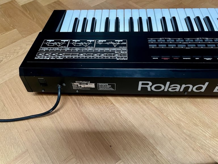 Roland D-10 LA Synthesis 80's Synthesizer