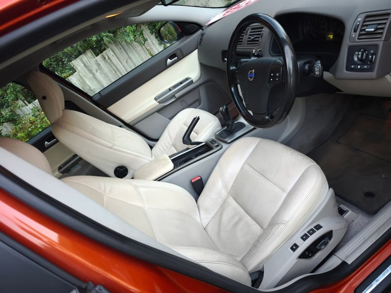 2011 Volvo V50 DRIVe [115] SE Lux 5dr ESTATE Diesel Manual - Image 9