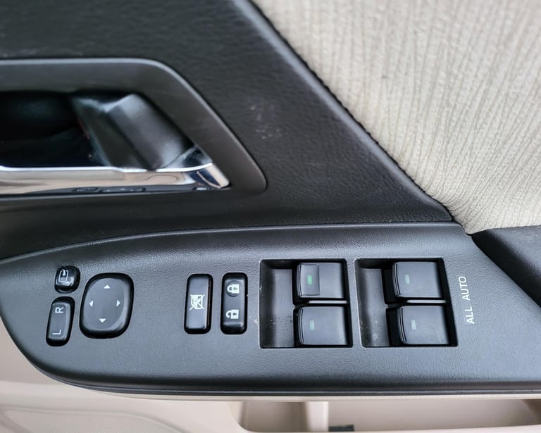 2013 FRESH IMPORT TOYOTA VELLFIRE ALPHARD HYBRID AUTOMATIC 7 SEATER ULE FREE