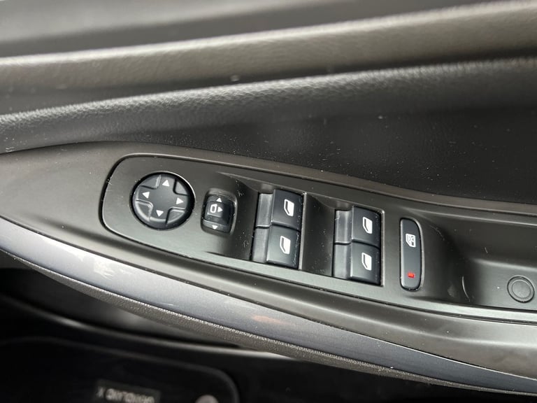 2018 Vauxhall Grandland X Grandland X 1.2 T Elite Nav 5drs Hatchback Petrol Manual