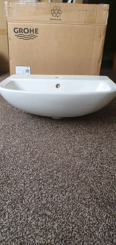 Grohe ceramic basin 550mm (bathroom sink)