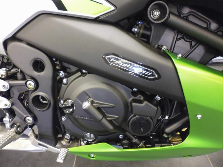 2025 KAWASAKI Z7 HYBRID