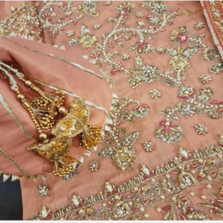 Zonia Anwar suit 