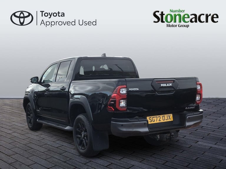 2022 Toyota Hilux 2.8 D-4D Invincible X Pickup Double Cab 4dr Diesel Auto 4WD Euro 6 (s/s) (2 PIC...