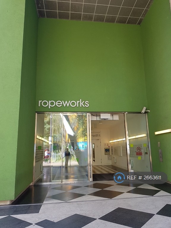 1 bedroom flat in Schrier Ropeworks, Barking, IG11 (1 bed) (#2663611)