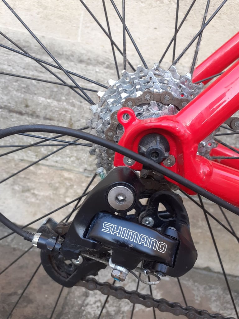 Carrera road bike  - EXCELLENT CONDITION 