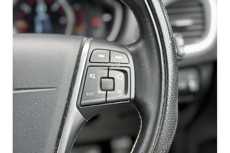 2013 Volvo V40 D2 R-Design Hatchback Diesel Automatic