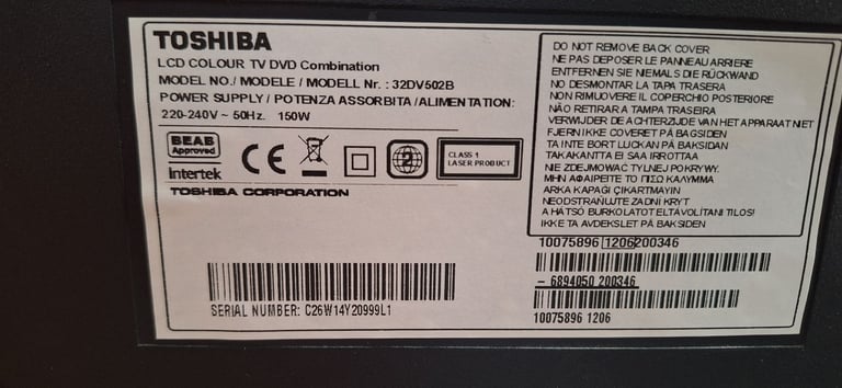 Toshiba 32in freeview TV with built-in dvd and remote 