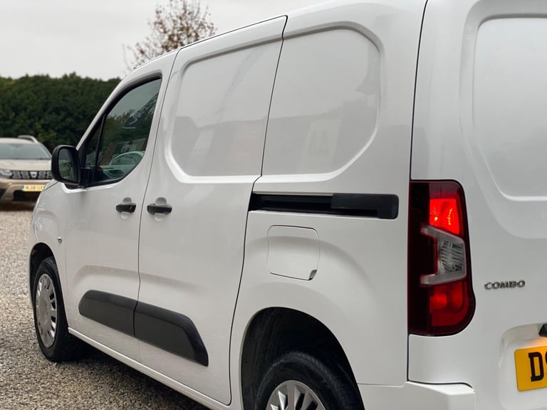 2020 Vauxhall Combo 1.6 Turbo D 2300 Sportive L1 H1 Euro 6 (s/s) 4dr PANEL VAN Diesel Manual
