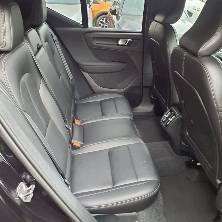 2020 70 VOLVO XC40 2.0 B4 INSCRIPTION MHEV 5D 195 BHP