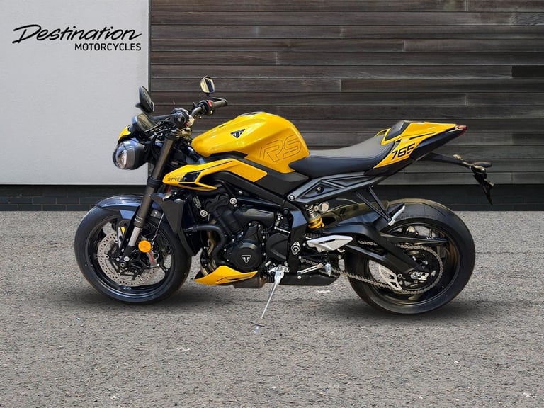 2025 Triumph Street Triple 765 RS PREMIUM COLOUR Petrol yellow 6 Speed