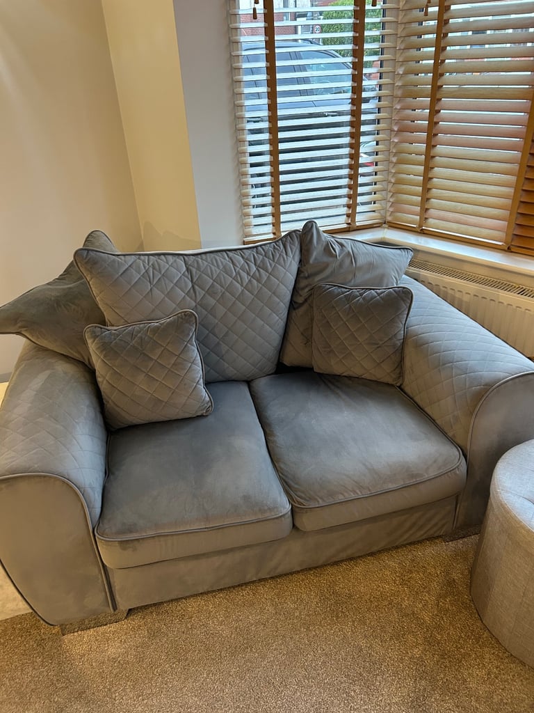 image for 3 piece suite 