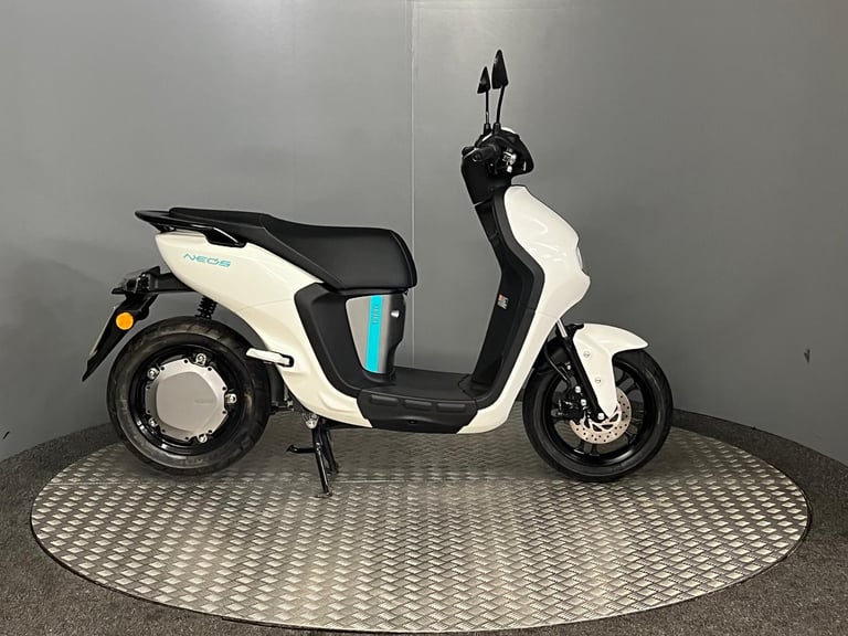 Yamaha Neos 2022 72 Plate Twin Battery  Moped Ride from 16 years / 45 mile range
