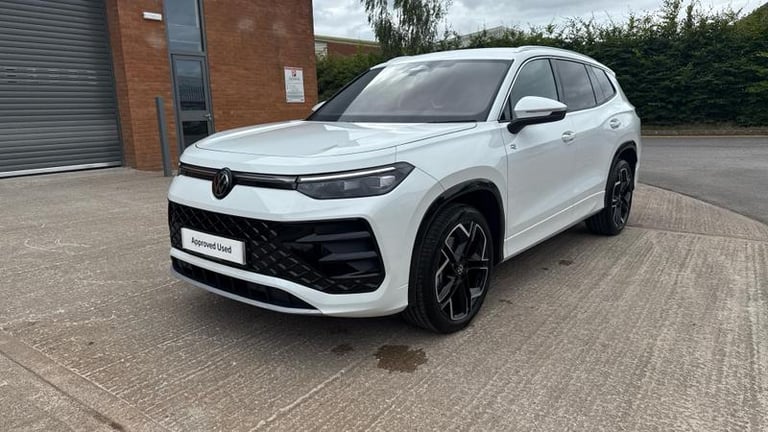 2025 Volkswagen Touran 1.5 eTSI (150ps) R-Line DSG Automatic Estate Hybrid Automatic