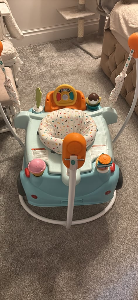 Baby jumper bouncer 
