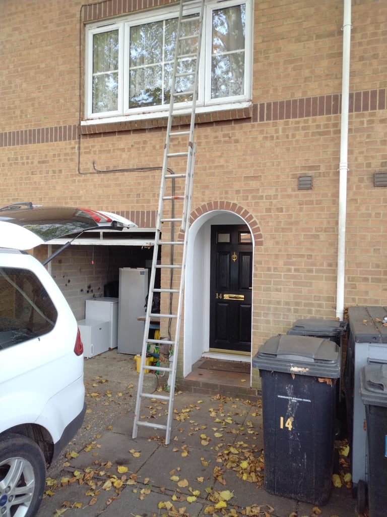 image for Double extendable ladders 2 x 12 tread good working order 