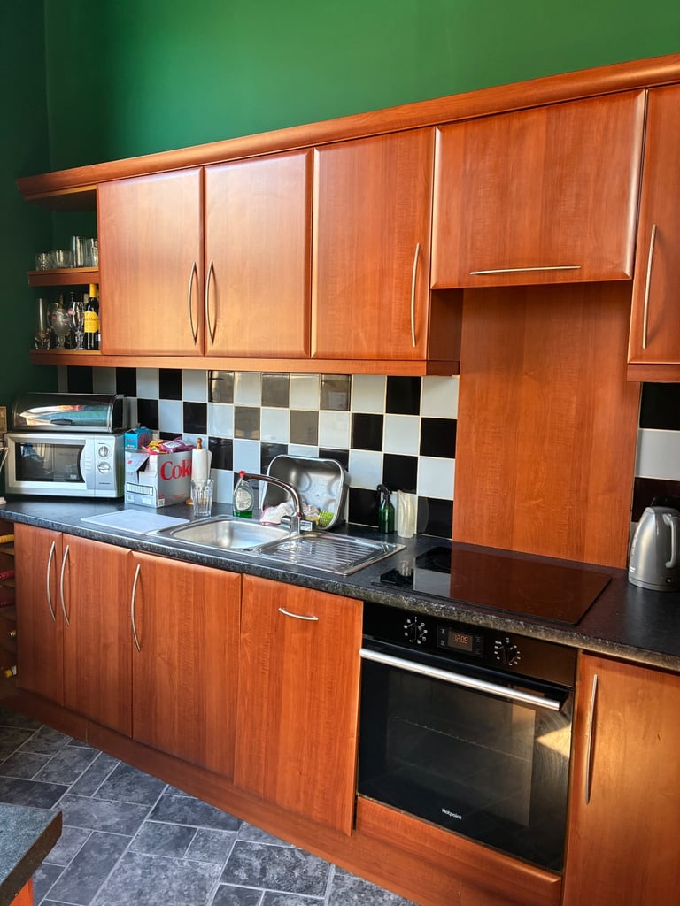 City centre boxroom to let (prefer male ) 