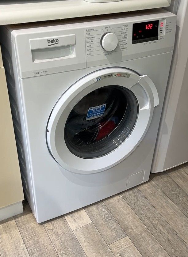 image for 9kg White Beko washing machine 1200 Spin