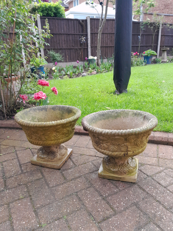 Sandford stone urns/pots
