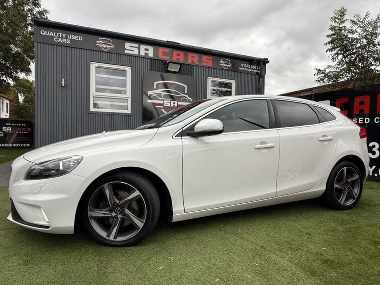 2015 Volvo V40 2.0 T2 R-Design Hatchback 5dr Petrol Manual Euro 6 (s/s) (122 ps) HATCHBACK Petrol...