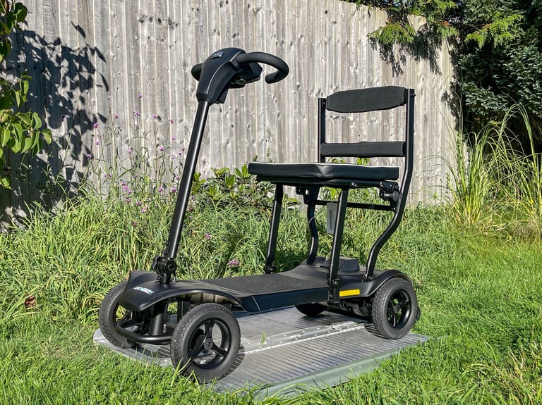 Pride GoGo MG2 Ultra Light FOLDING MOBILITY SCOOTER 14.7KG AIRLINE SAFE was £2495