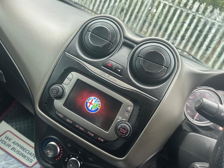 ALFA ROMEO MITO 1.4 TB MultiAir Distinctive 2013