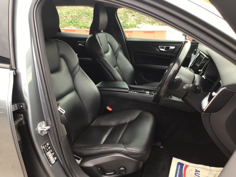 2019 Volvo V60 2.0 D4 Momentum Pro Estate 5dr Diesel Auto Euro 6 (s/s) (190 ps)