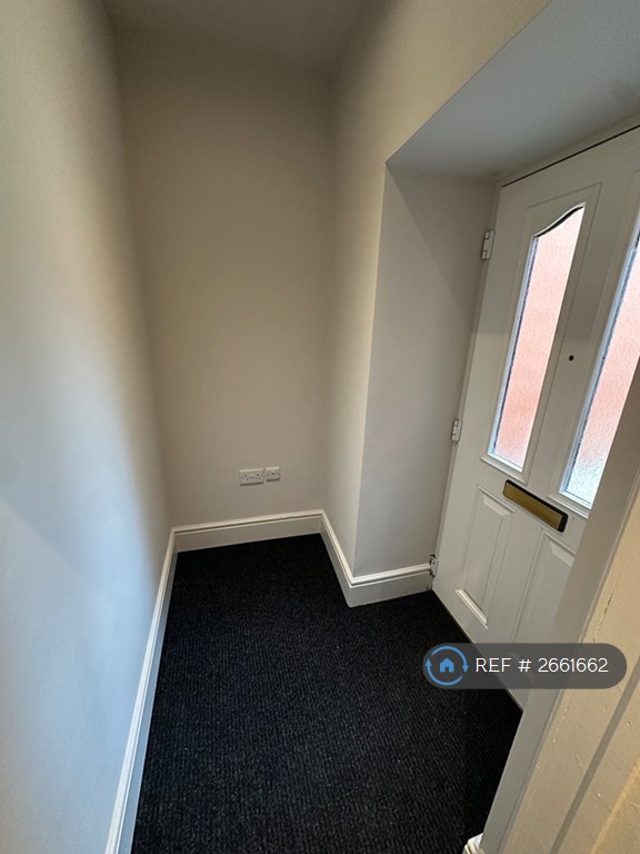 3 bedroom flat in High Street, Whitwell, Worksop, S80 (3 bed) (#2661662)