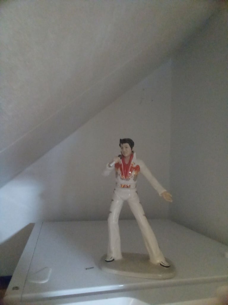 Elvis collectables now REDUCED