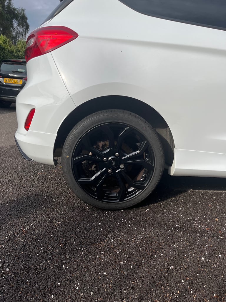 2018 1L Ford Fiesta ST Line - 3 door - White - B&O speaker system 