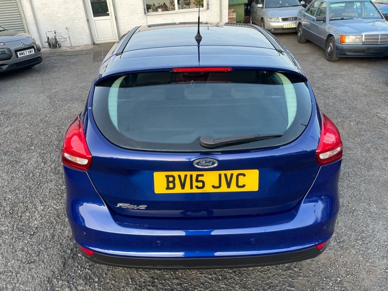 2015 Ford Focus TITANIUM 5-Door Petrol