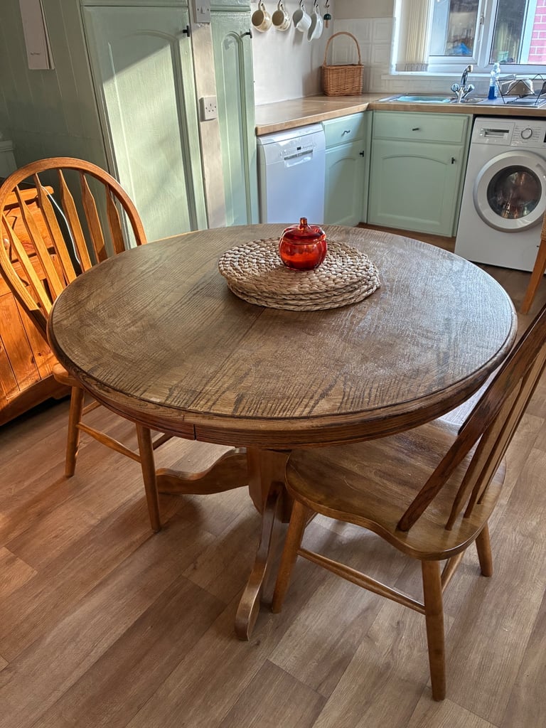 image for Round dining table 