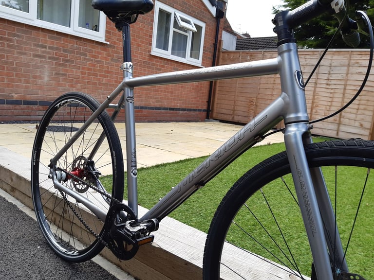 Merida S-Presso Aluminium Hybrid Bike. 