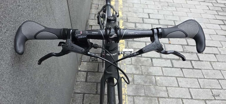 GIANT RAPID BIKE EXCELLENT CONDITON £350