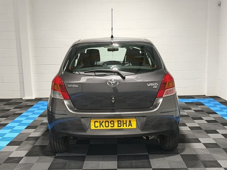 2009 Toyota Yaris VVT-i TR Hatchback Petrol Manual