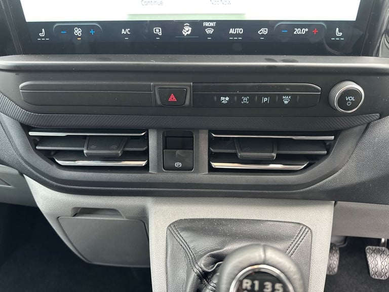 2025 Ford Transit Custom 320 LWB 2.0 Tdci Limited 136PS D/Cab Crew Bus Diesel Manual