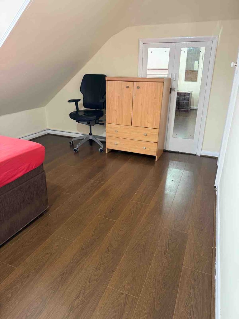 1 bedroom in Woodfield Avenue, HA0