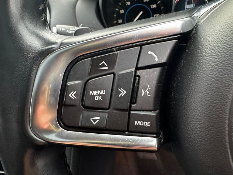 2017 Jaguar F-Pace 2.0d Portfolio 5dr Auto AWD ESTATE DIESEL Automatic