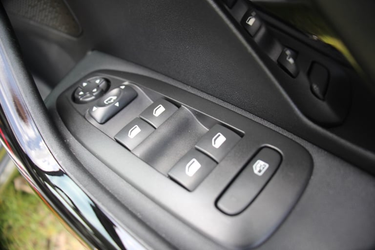  Peugeot 208 1.2 PureTech GPF GT Line Euro 6 (s/s) 5d