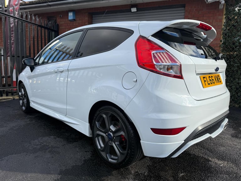 2016 Ford Fiesta 1.6T EcoBoost ST-3 Euro 6 3dr HATCHBACK Petrol Manual