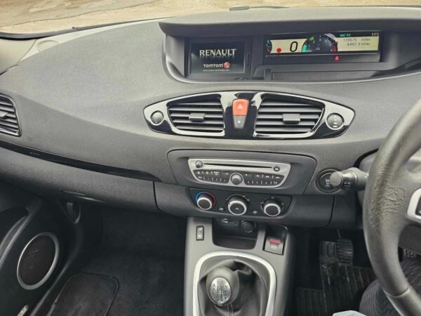 2011 Renault Scenic 1.5 dCi 110 Dynamique TomTom 5dr MPV Diesel Manual