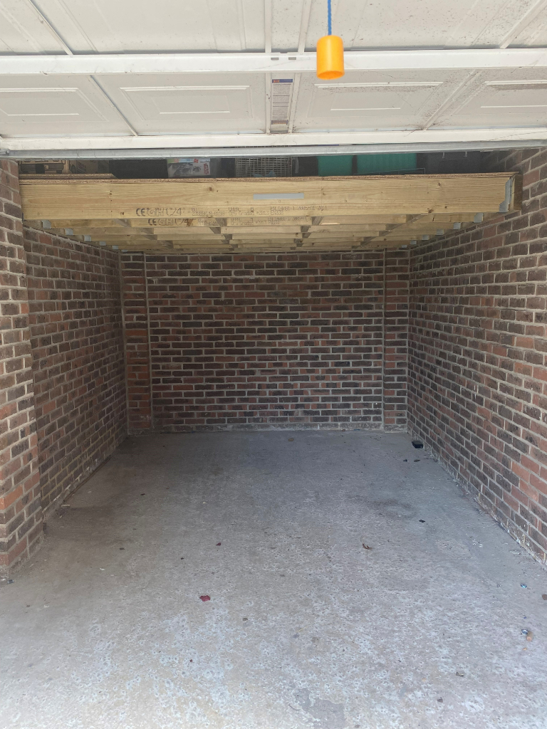 Garage with optional mezzanine level Guildford Central Location