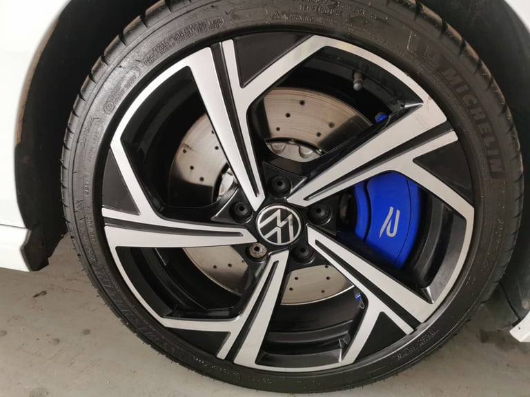 2023 Volkswagen Golf 2.0 TSI 320 R 4Motion 5dr DSG HATCHBACK PETROL Automatic