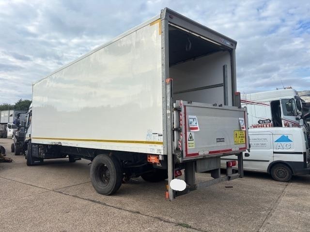 Iveco 180E 25 Sleeper cab boxvan * BREAKING*