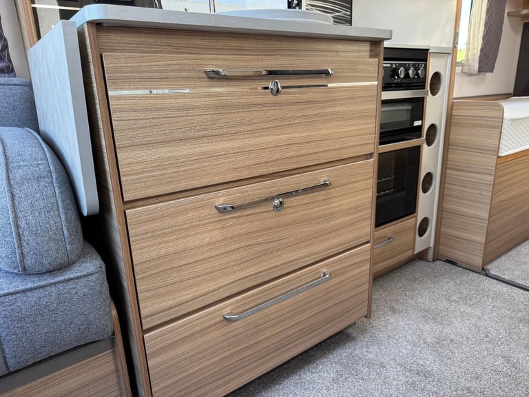 2024 Bailey Unicorn Cadiz - 4 berth - Fixed single beds 