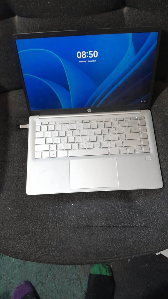 image for HP i7 SNAPDRAGON PROCESSOR LAPTOP FOR SALE