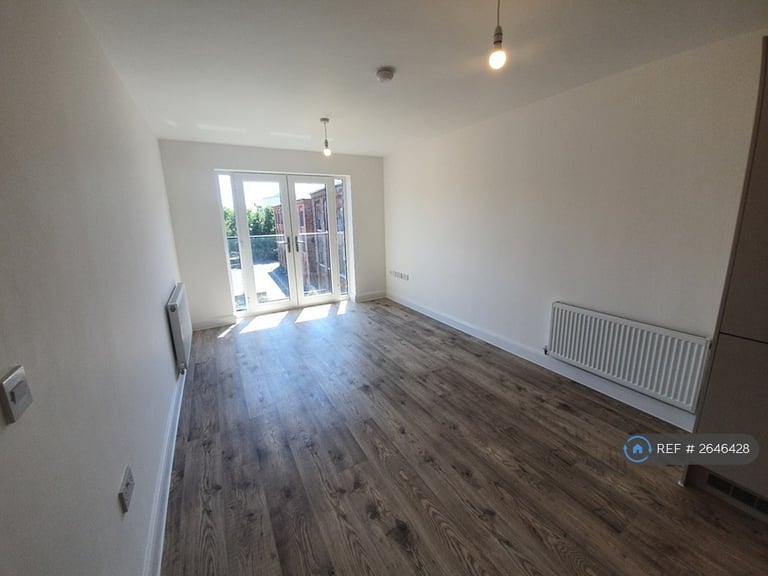 1 bedroom flat in St Thomas's Place, Stockport, SK1 (1 bed) (#2646428)