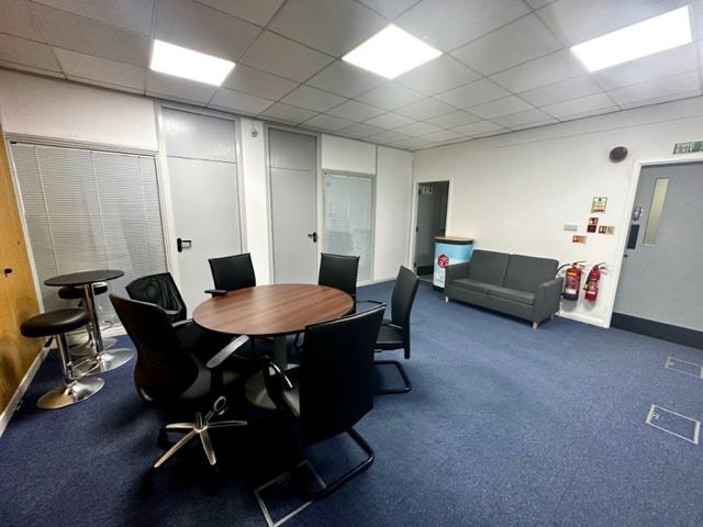 Serviced Offices Studio Storage Space Watford 24/7 Access - Parking & Bills Included OCTOBER FREE
