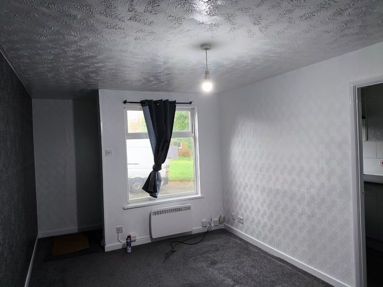 Newly Decorated One-Bedroom Maisonette To Let – 53 Stone Hill Drive, Blackburn, BB1 5TR 