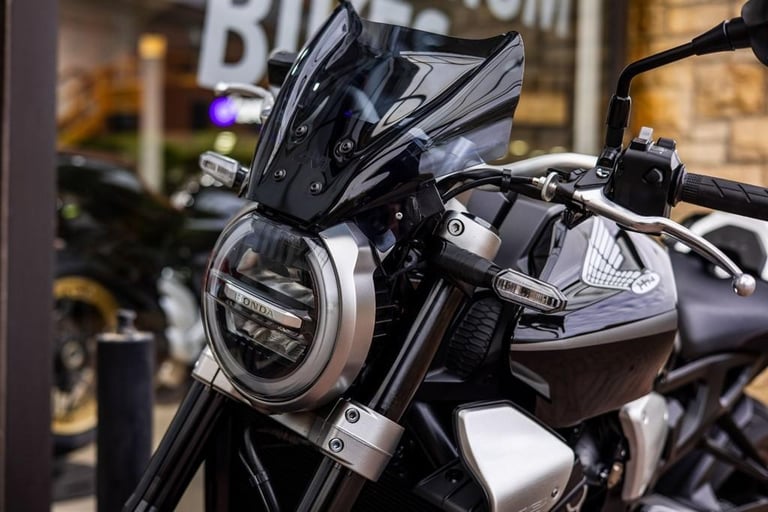 Honda CB1000R LOW MILES ! SHIFTER ! STUNNING